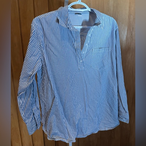 Old Navy Maternity Boyfriend Striped Popover Shirt - Size Small - Picture 2 of 4